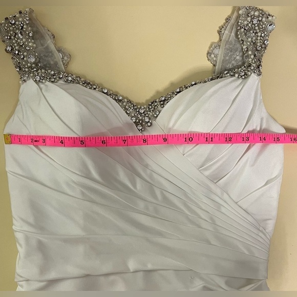 Justin Alexander Wedding Dress with Veil - Picture 10 of 15